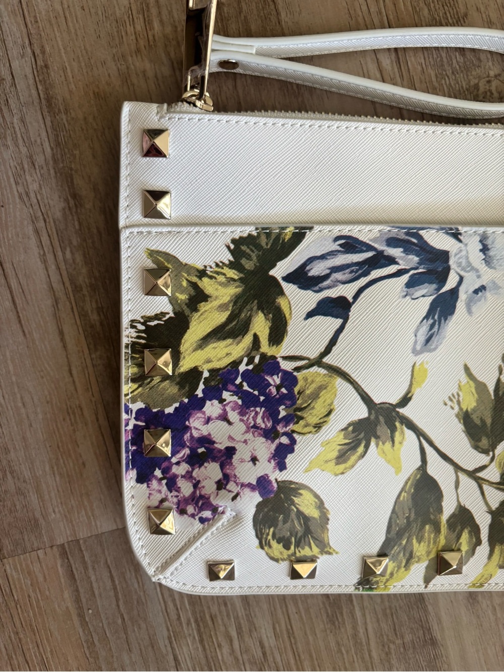 White House Black Market Floral Studded White Wristlet Clutch New Without Tag - Picture 2 of 9